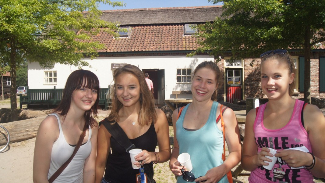 DSC01434 [1600x1200]-site.jpg